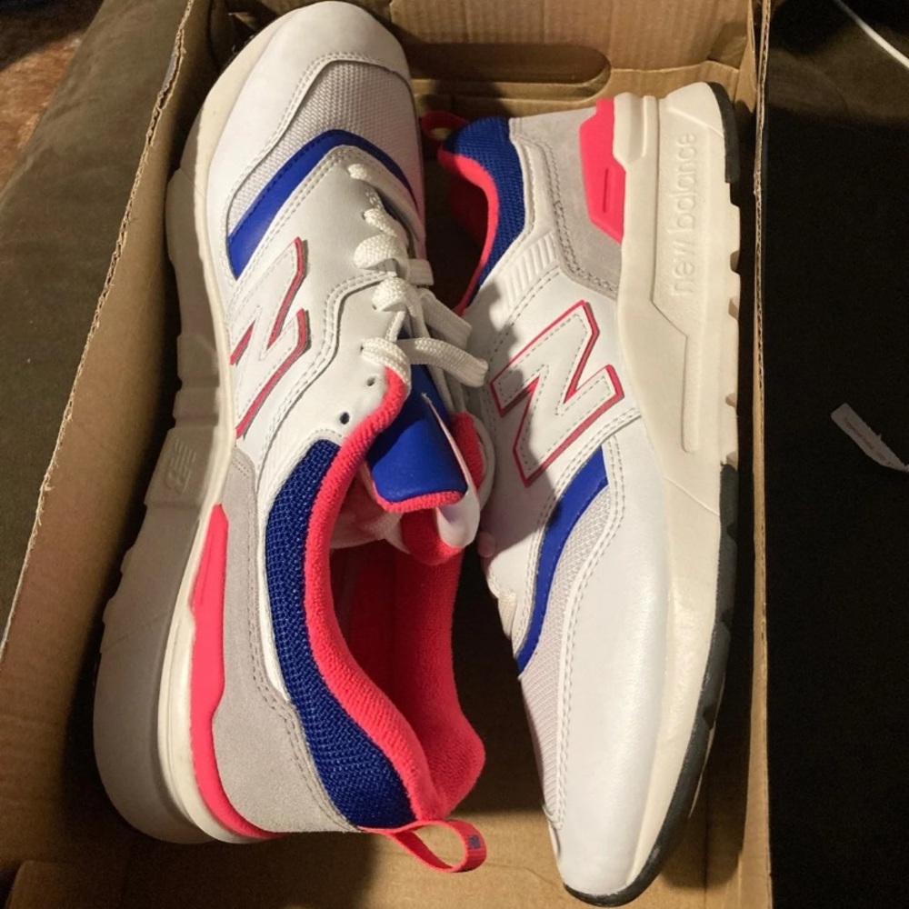 New Balance Men's Sneaker (brand new)